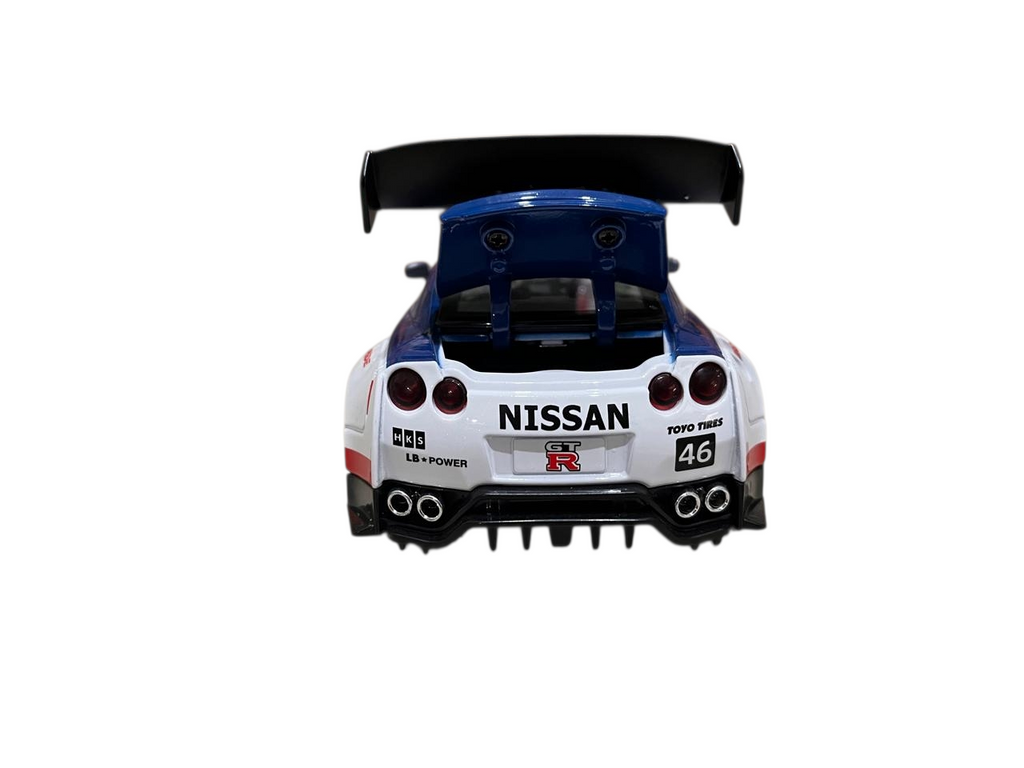NISSAN GTR R35 DIE CAST METAL CAR 1:22 scale
