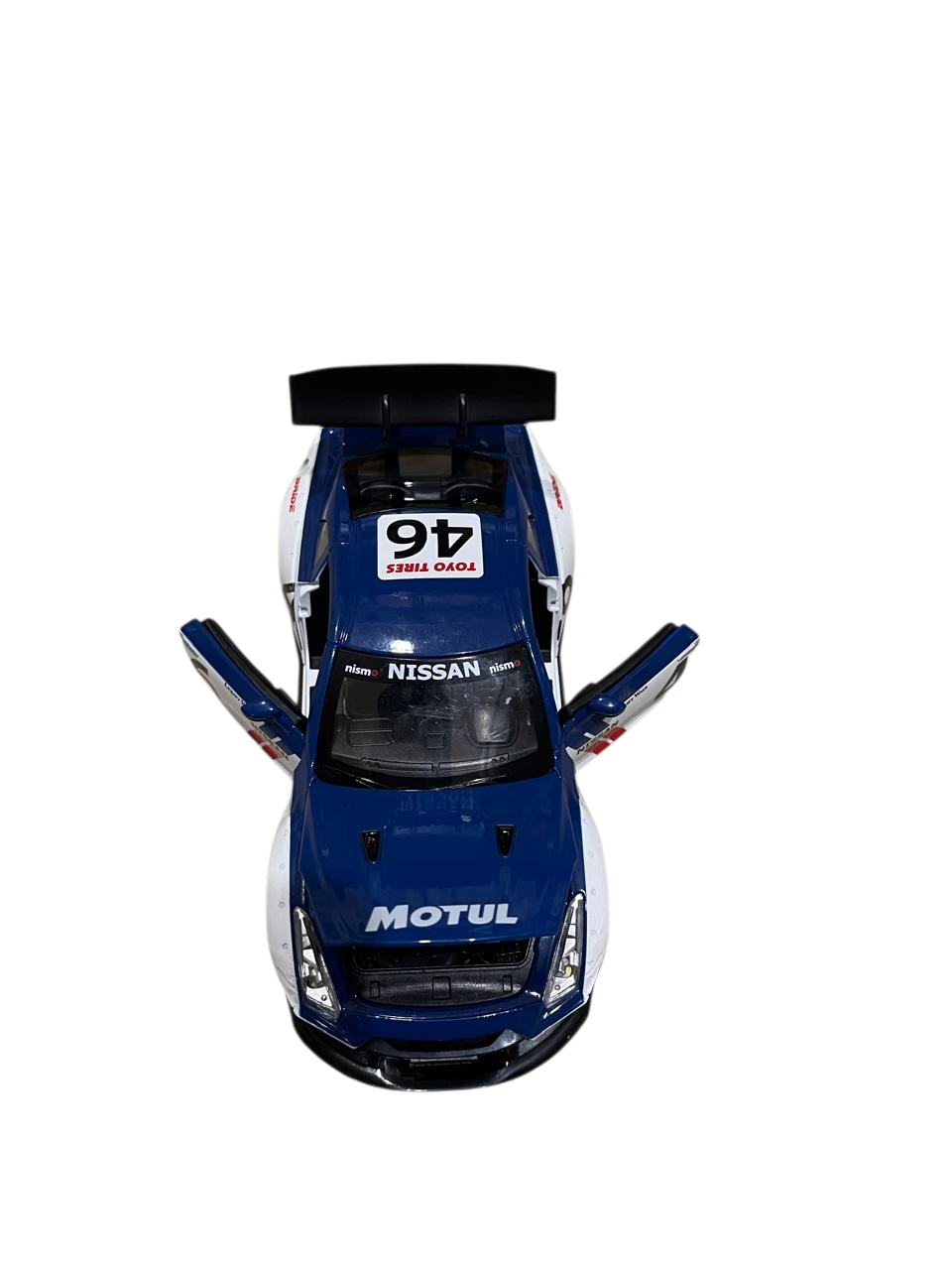 NISSAN GTR R35 DIE CAST METAL CAR 1:22 scale